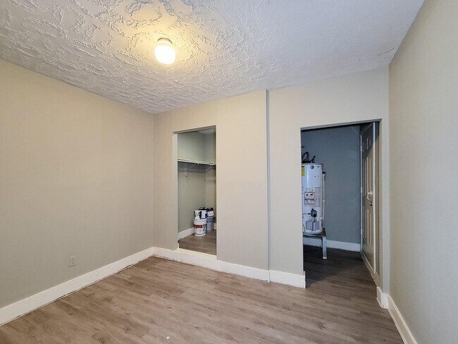 Building Photo - 10117 Dulcimer St