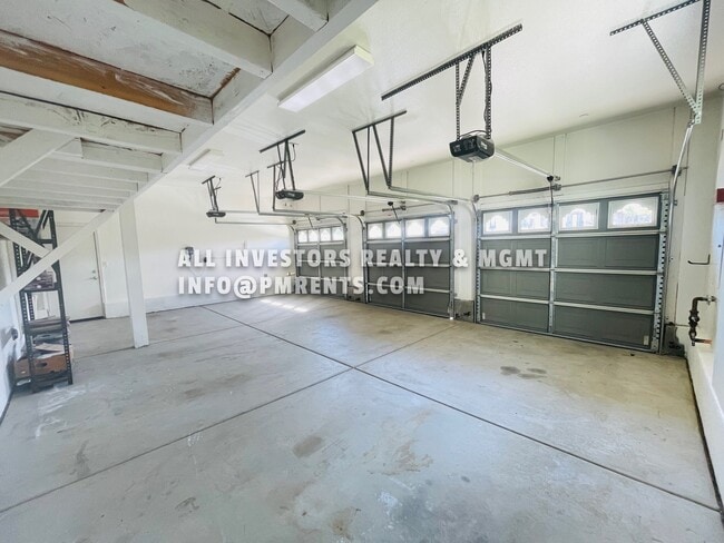 Building Photo - 5554 Nanday Ct
