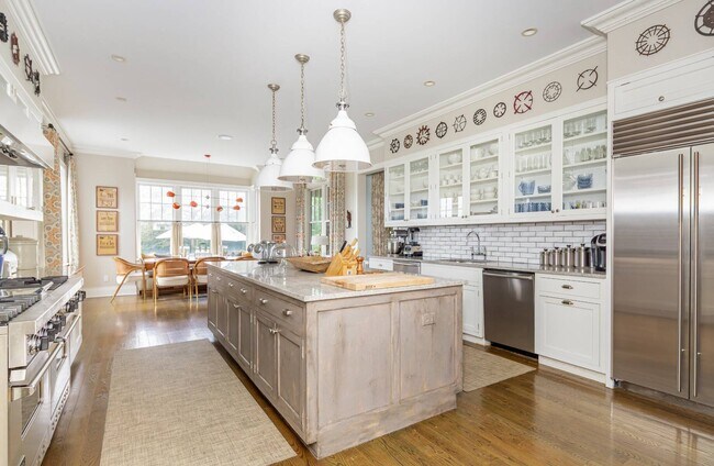 Building Photo - 32 Sagg Rd