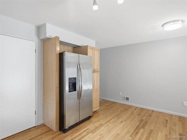 Building Photo - 2387 Sanders Pl