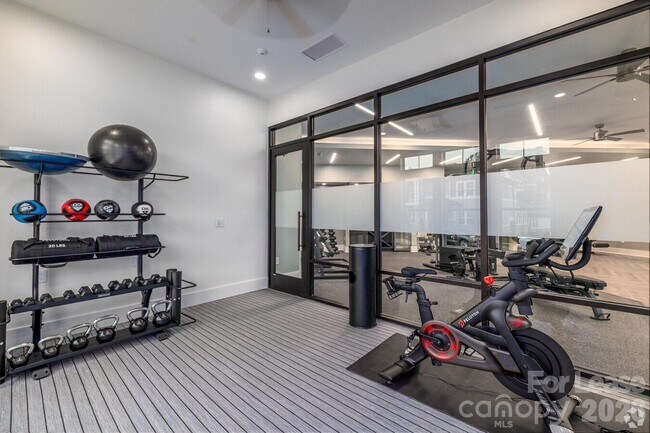 Building Photo - 1241 Columbia Cir