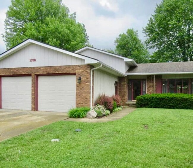 Primary Photo - 1026 Illinois Dr