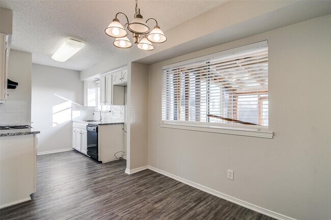 Building Photo - 507 Hilltop Ln