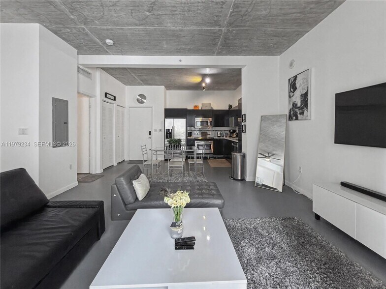 Building Photo - 234 NE 3rd St