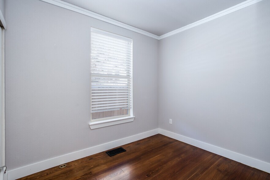 Building Photo - 3326 Quivas St