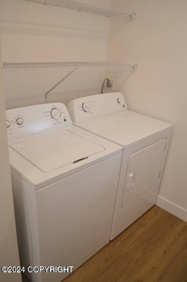 Building Photo - 3 Bed/1 Bath UMED Condo!