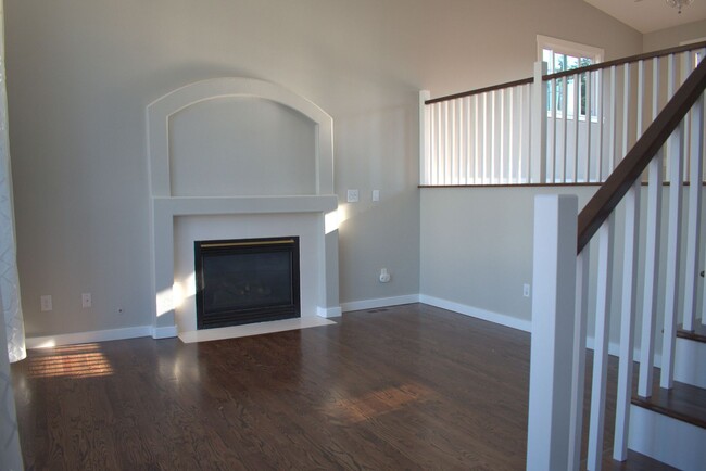 Building Photo - OPEN HOUSE SATURDAY 5/3/25 FROM 1:00-3:00 ...