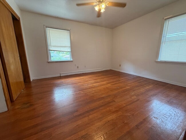 Building Photo - 26631 Lakeshore Blvd