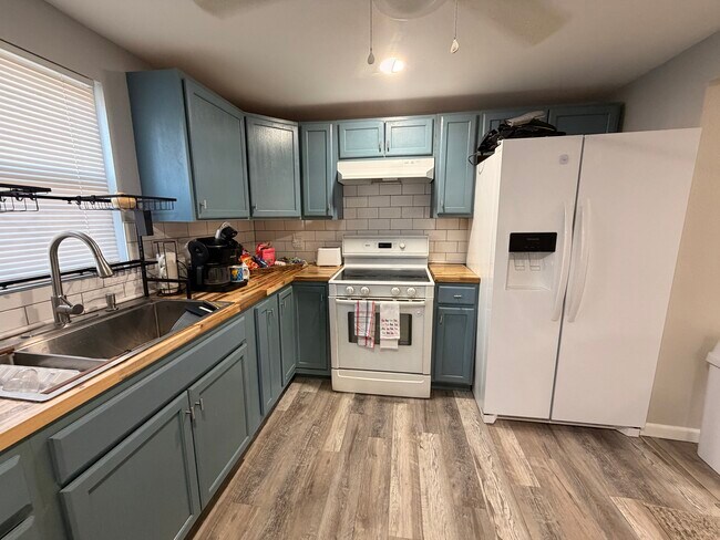 Building Photo - 4917 Andersonville Hwy