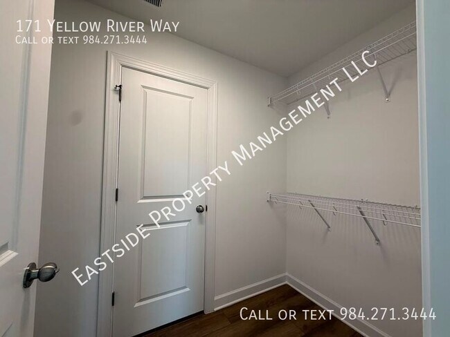 Building Photo - 171 Yellow River Wy