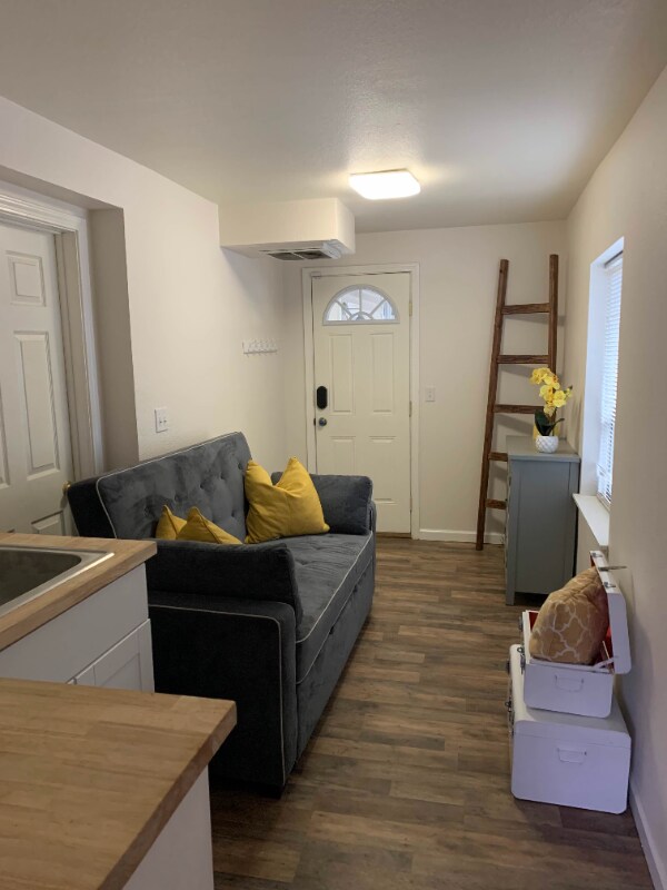 Building Photo - 121 S Main St