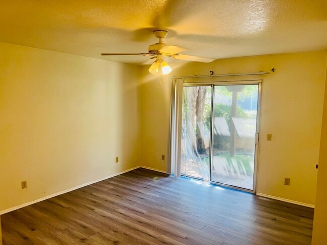 Building Photo - Two Bedroom Rental Home in Jess Ranch Avai...