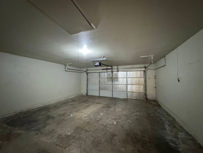 Building Photo - 208 W Blancas Dr