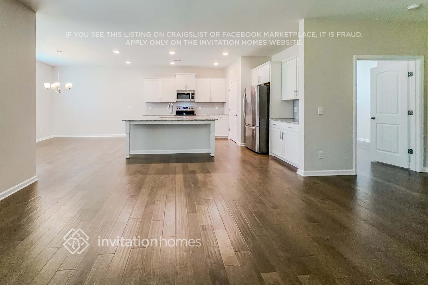 Building Photo - 241 W Millbrook Dr