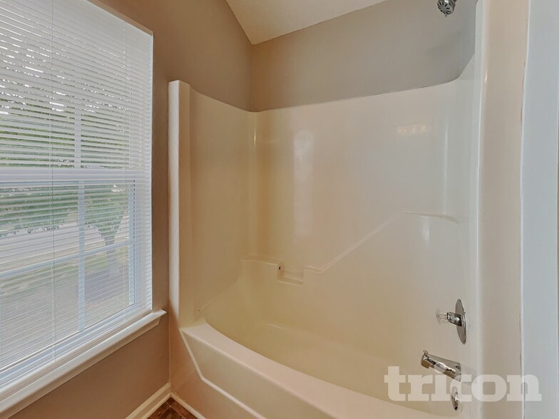 Building Photo - 6309 McIntyre Ridge Dr