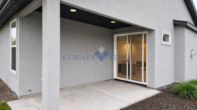 Building Photo - Stunning Northwest Meridian Gem with Designer Kitchen & Covered Patio!