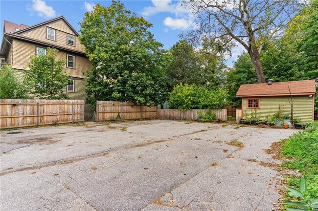 Building Photo - 159 Camp St