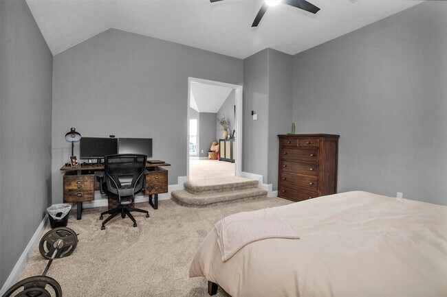 Building Photo - 3006 E Lake Falls Cir