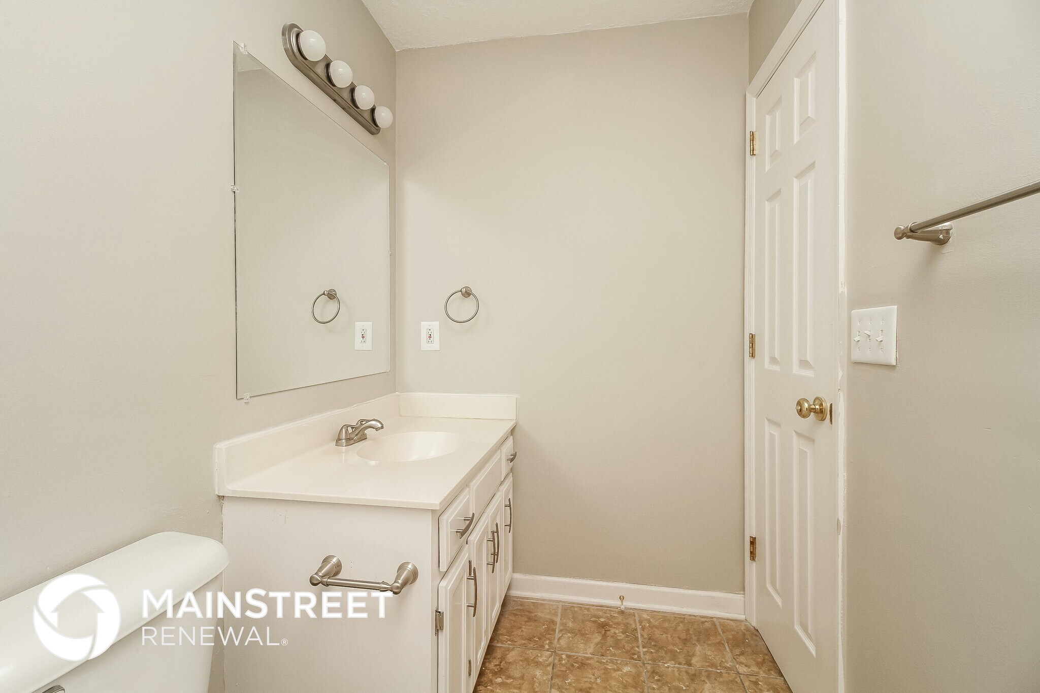 Building Photo - 2861 Sutherland Dr