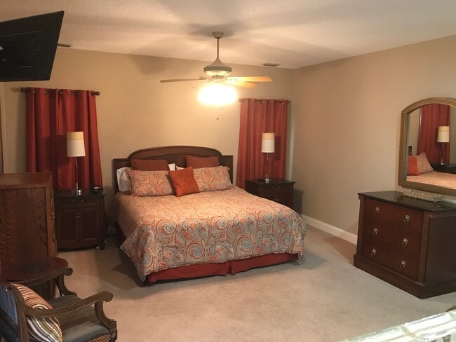 Building Photo - 1329 W Lagoon Ave