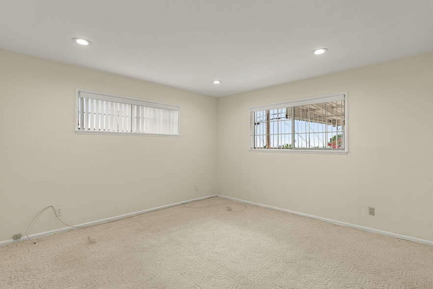 Building Photo - 817 Malone Dr