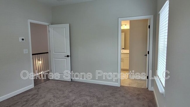 Building Photo - 2585 Ocean Dr NW