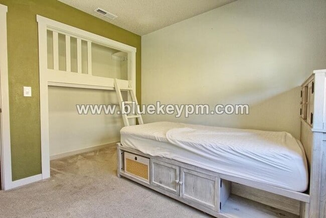 Building Photo - 3 Bed, 2 Bath Home in Battle Ground
