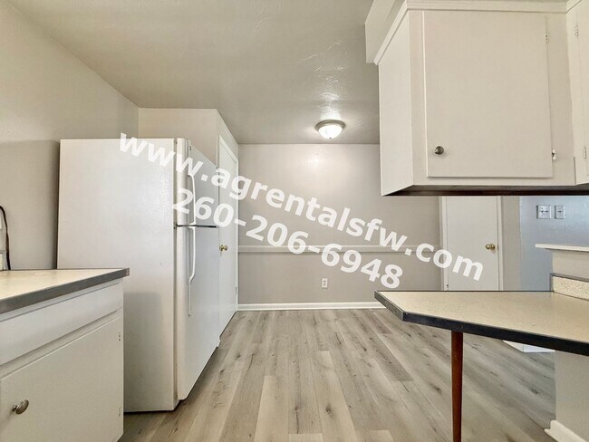 Building Photo - 4729 Northcrest Dr