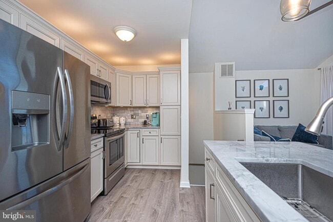 Building Photo - 148 Captains Quarters Rd