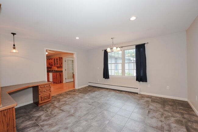 Building Photo - 55 Holbrook Hill Rd