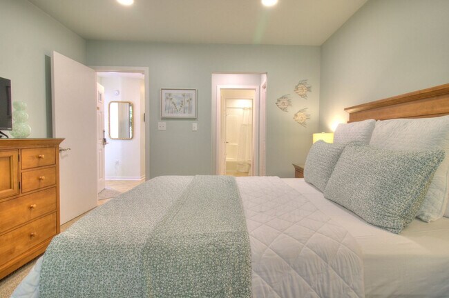 Building Photo - 301 Myrtlewood Ct