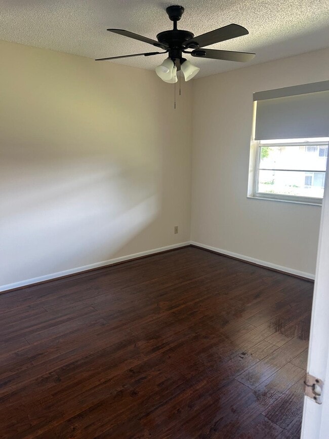 Building Photo - 8830-8830 Royal Palm Blvd