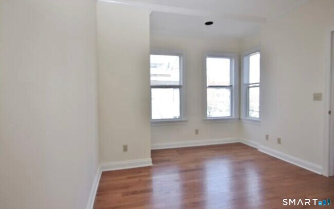 Building Photo - 16 Haviland St