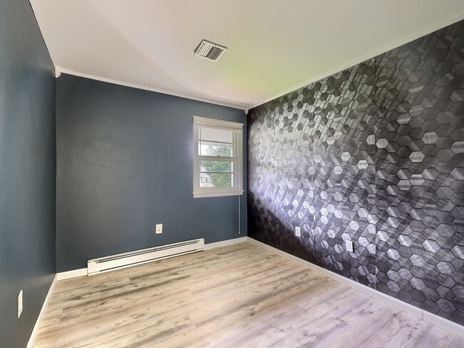 Building Photo - 3 Bedroom Single Family Home in Camp Hill