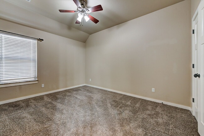 Building Photo - 2300 Bretford Way