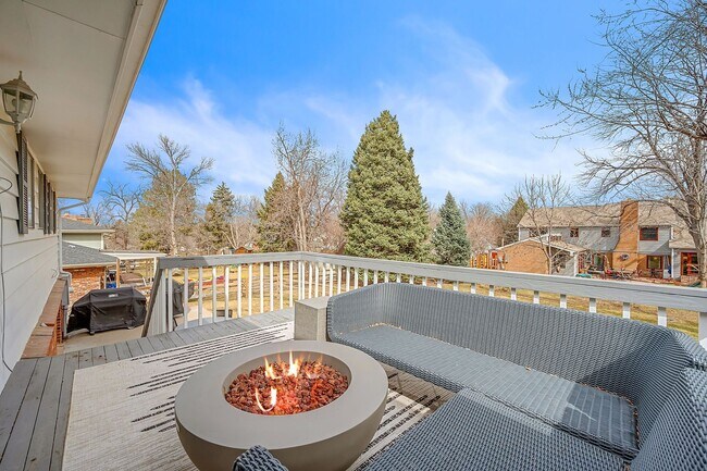 Building Photo - Mostly Updated 5BD, 3BA Littleton Home with 2-Car Garage
