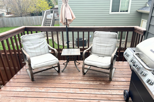 Building Photo - Spacious & Stylish Home in a Prime Location!