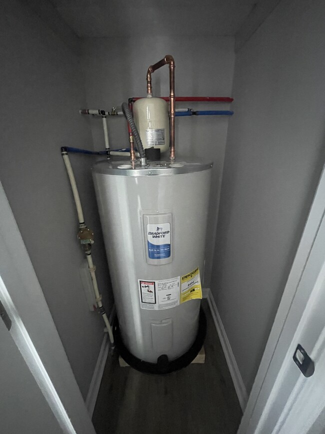 New Hot Water Heater - 2580 Fairlane Dr