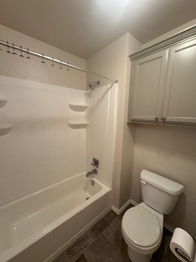 Building Photo - Storm shelter, All Appliances and security system with monitoring! 4 bed, 2 bath 2 car garage!