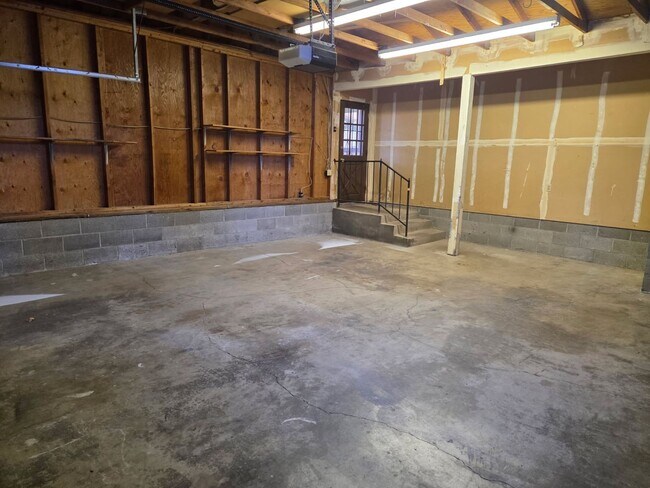 Building Photo - Newly renovated three bedroom home | Available Mid April