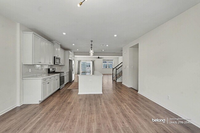 Building Photo - 4521 Reaney Ln