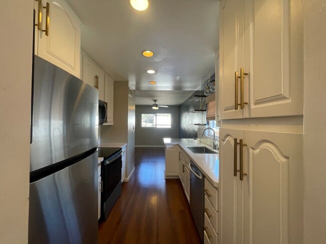 Building Photo - 4925 Tierra Baja Way