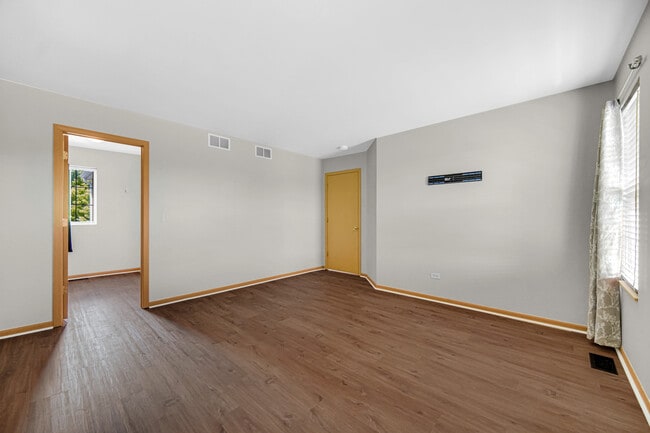 Building Photo - 5005 Corning Ct