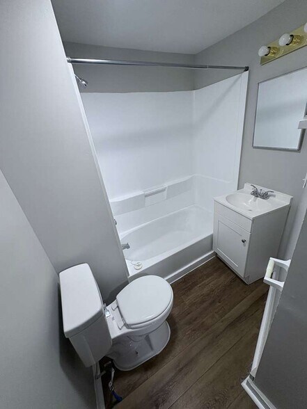 Building Photo - 24 Edgar St