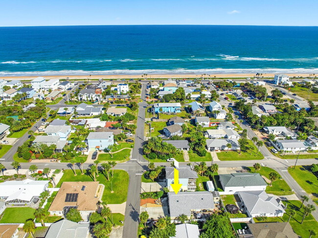 Building Photo - "Cozy & Efficient 1-Bedroom Retreat Steps ...