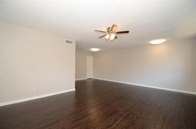 Building Photo - 5650 Birchmont Dr