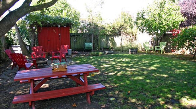 Building Photo - 2210 Curtis St