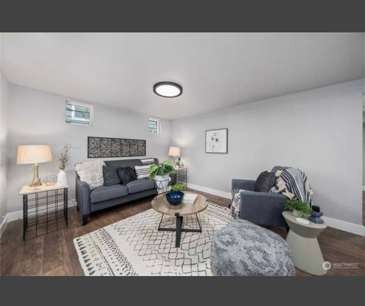 Living area - 8042 S Bell St