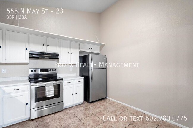 Building Photo - 555 N May