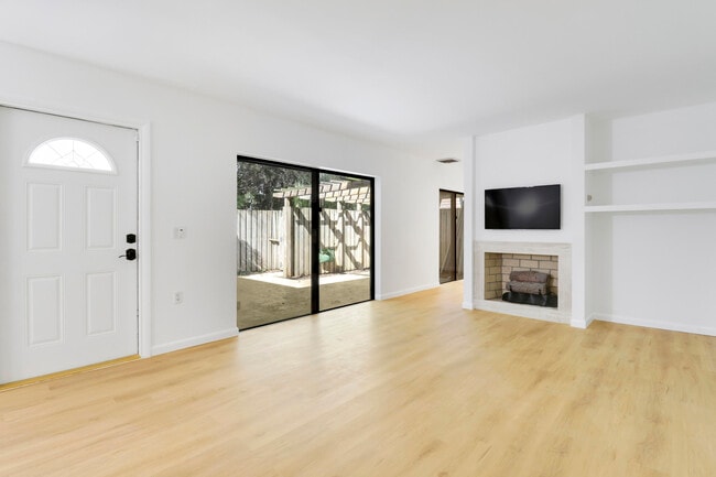 Building Photo - 2111 21st Ln